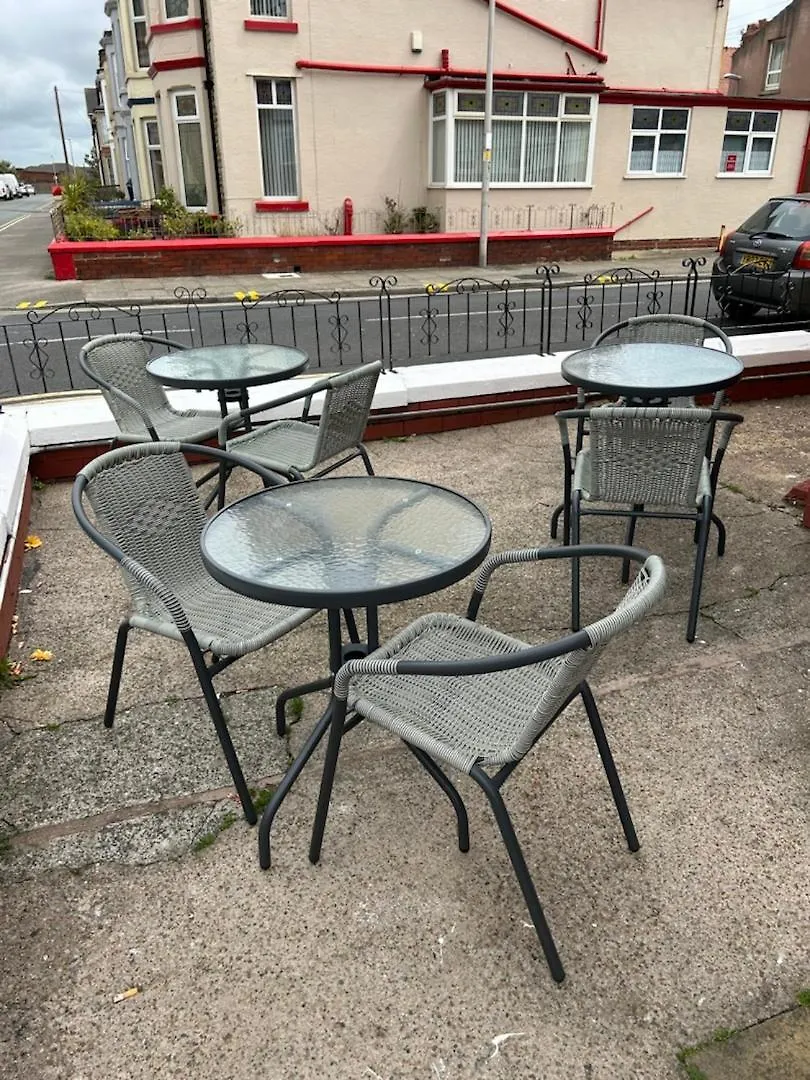 Myroomz Golden Strand Hotel Blackpool
