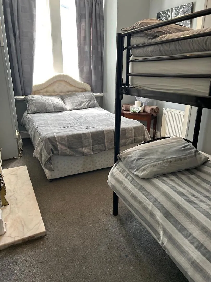 Myroomz Golden Strand Hotel Blackpool United Kingdom