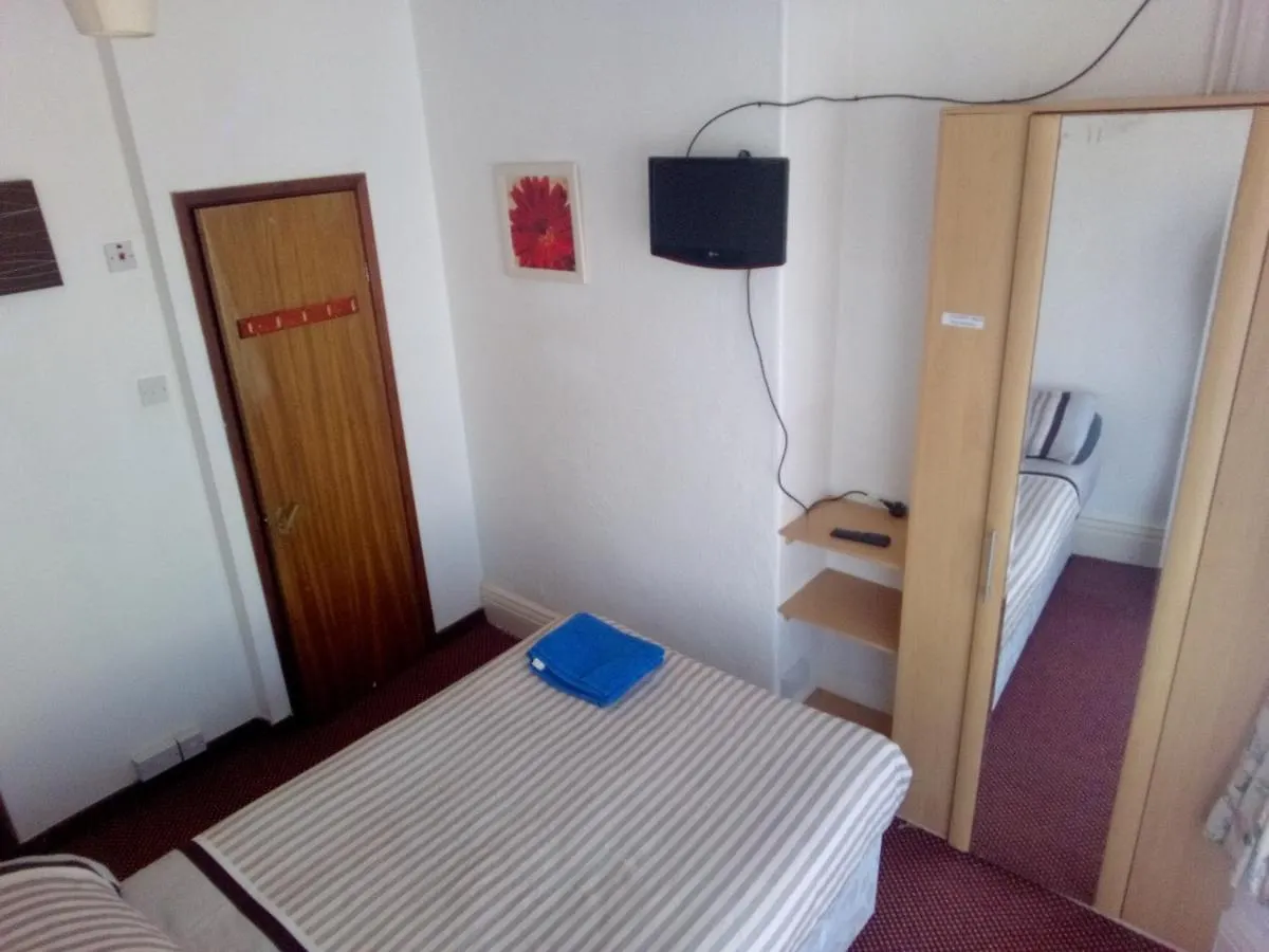 Myroomz Golden Strand Hotel Blackpool