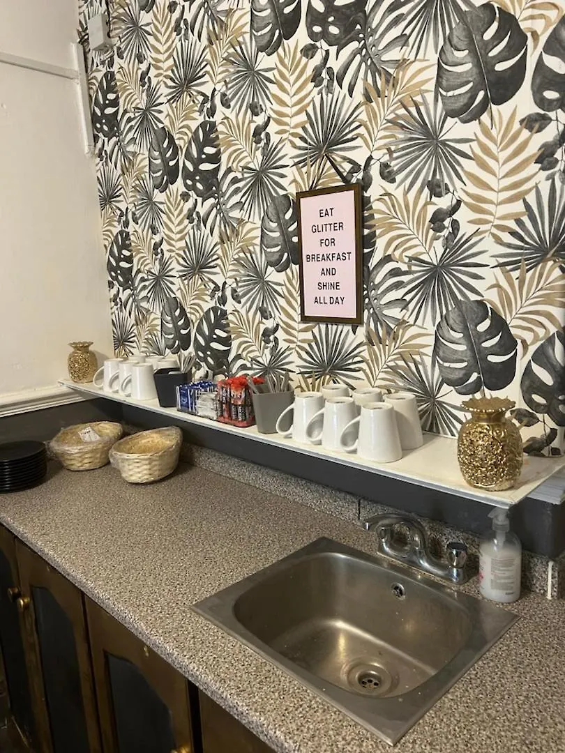Myroomz Golden Strand Hotel Blackpool 0*,